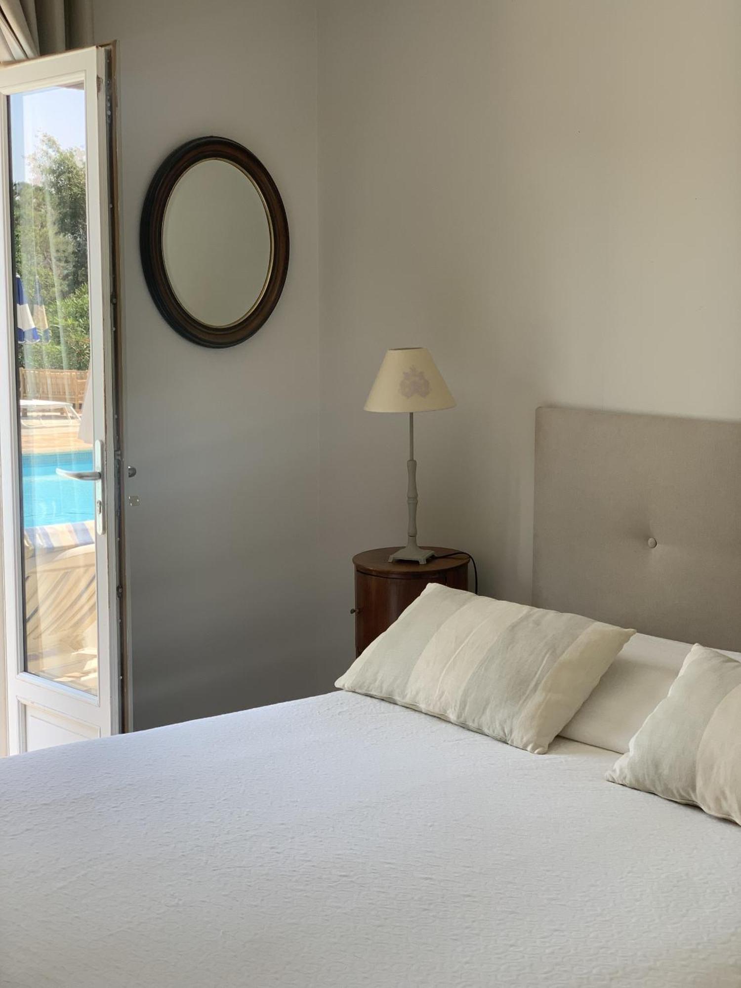 Hotel La Boulangerie Grimaud Ruang foto