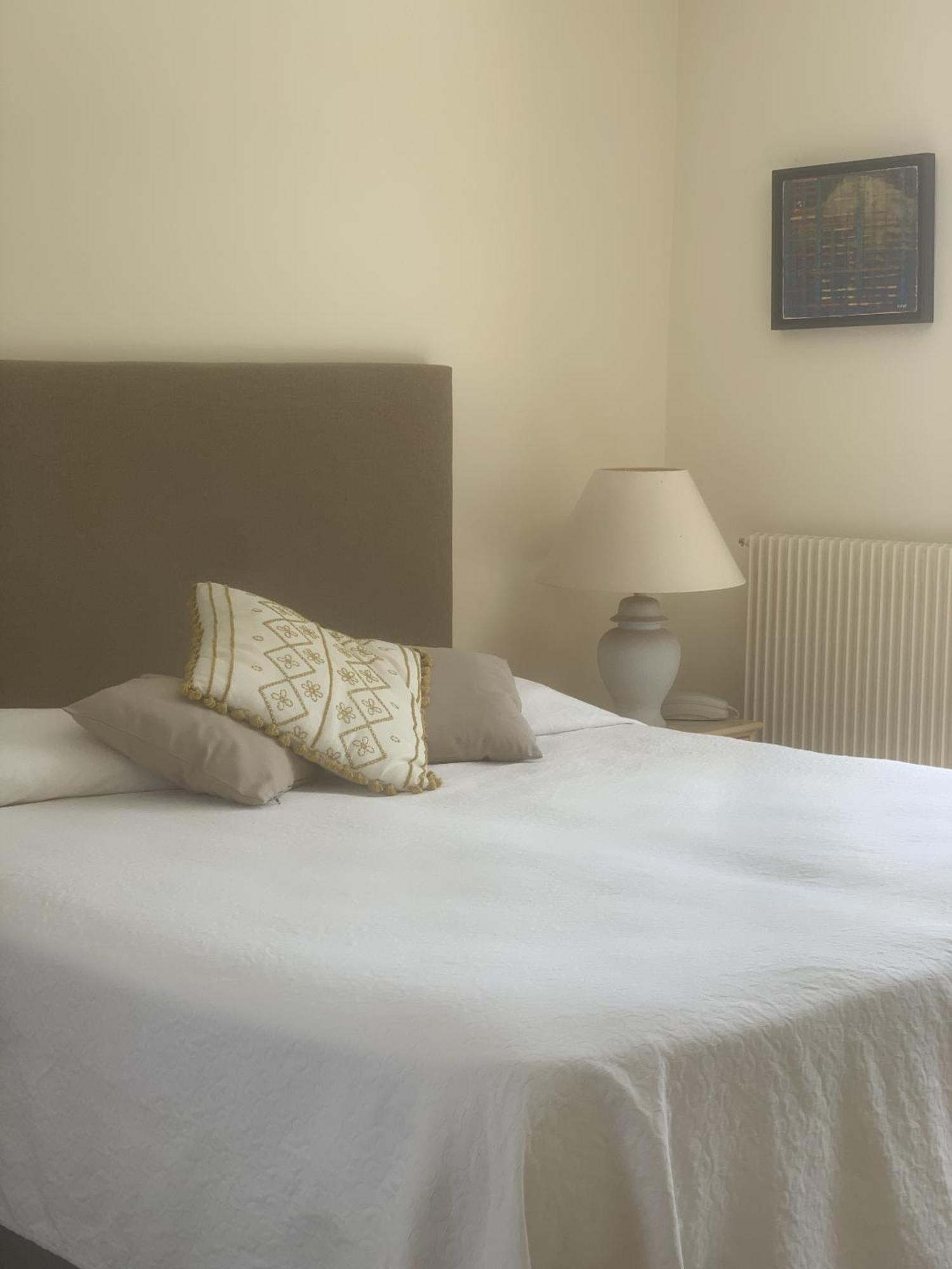 Hotel La Boulangerie Grimaud Ruang foto